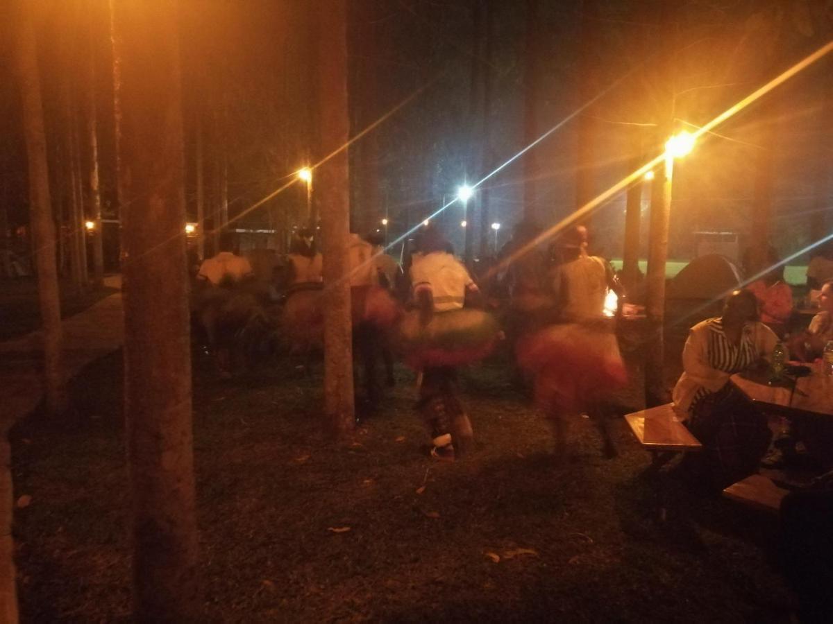 Murchison Backpackers Masindi ภายนอก รูปภาพ
