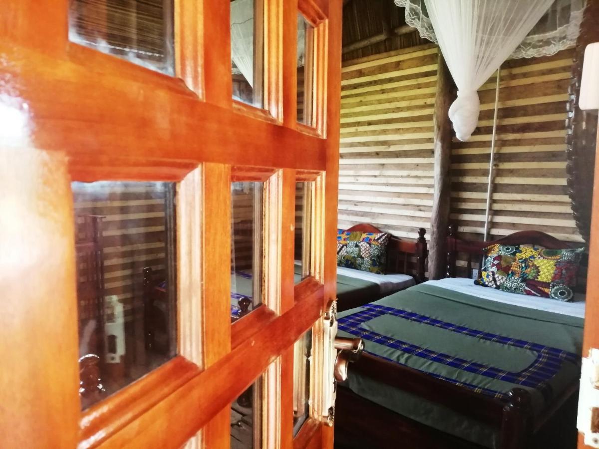 Murchison Backpackers Masindi ภายนอก รูปภาพ
