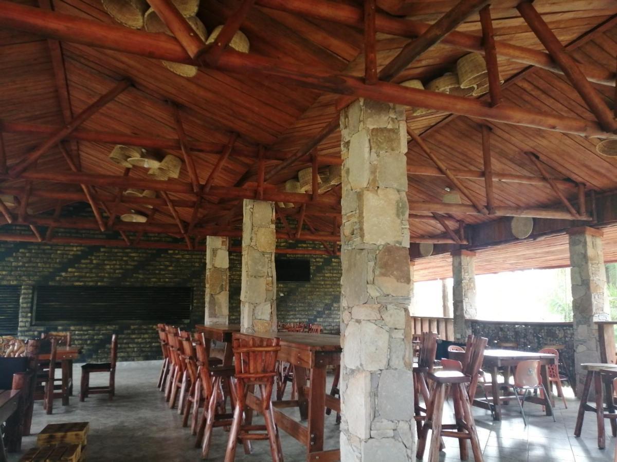Murchison Backpackers Masindi ภายนอก รูปภาพ
