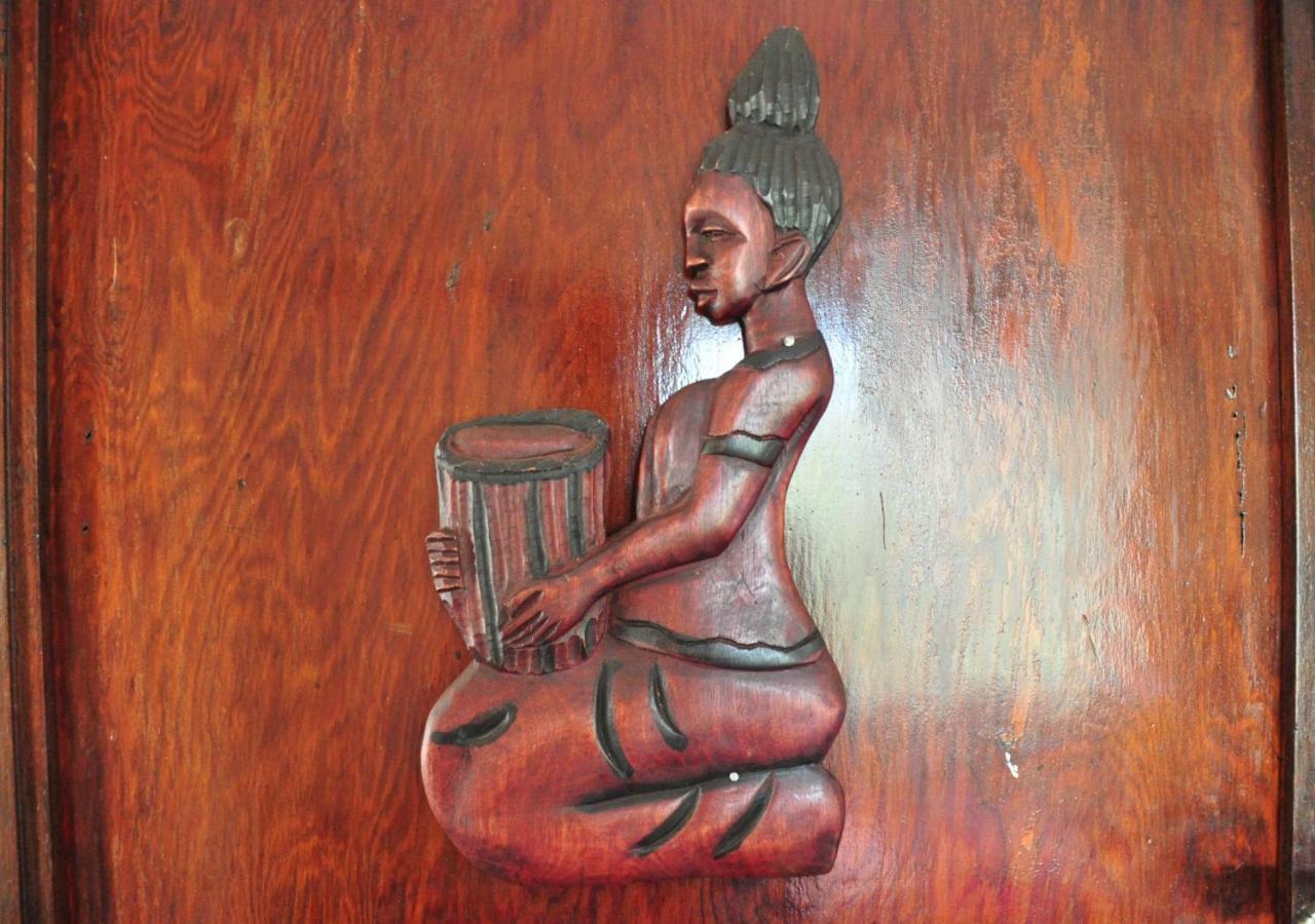 Murchison Backpackers Masindi ภายนอก รูปภาพ